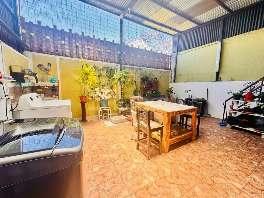 Dos niveles definen esta propiedad de 200 metros cuadrados de construcción sobre un lote de 160 metros cuadrados, diseñada para familias que priorizan la comodidad y una distribución ..., photo 6