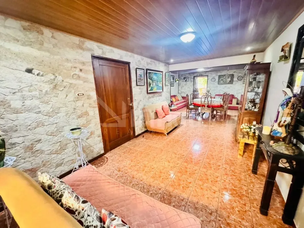 Dos niveles definen esta propiedad de 200 metros cuadrados de construcción sobre un lote de 160 metros cuadrados, diseñada para familias que priorizan la comodidad y una distribución ..., photo 8