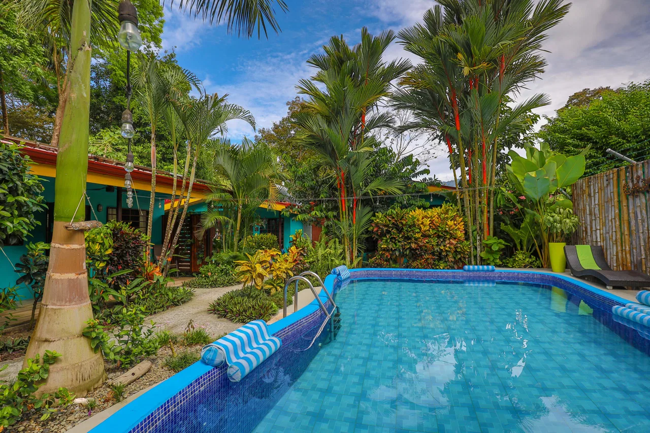SUCCESSFUL BOUTIQUE HOTEL WITH OWNER’S HOME BY THE BEACH IN UVITA, photo 3