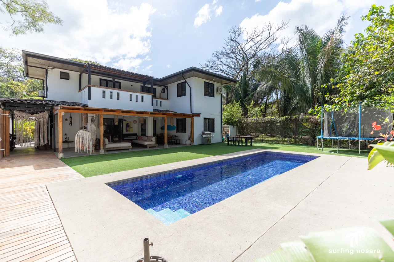 Casa Guapa Is Located in a Quiet Neighborhood In Section L, Near The Mar Academy