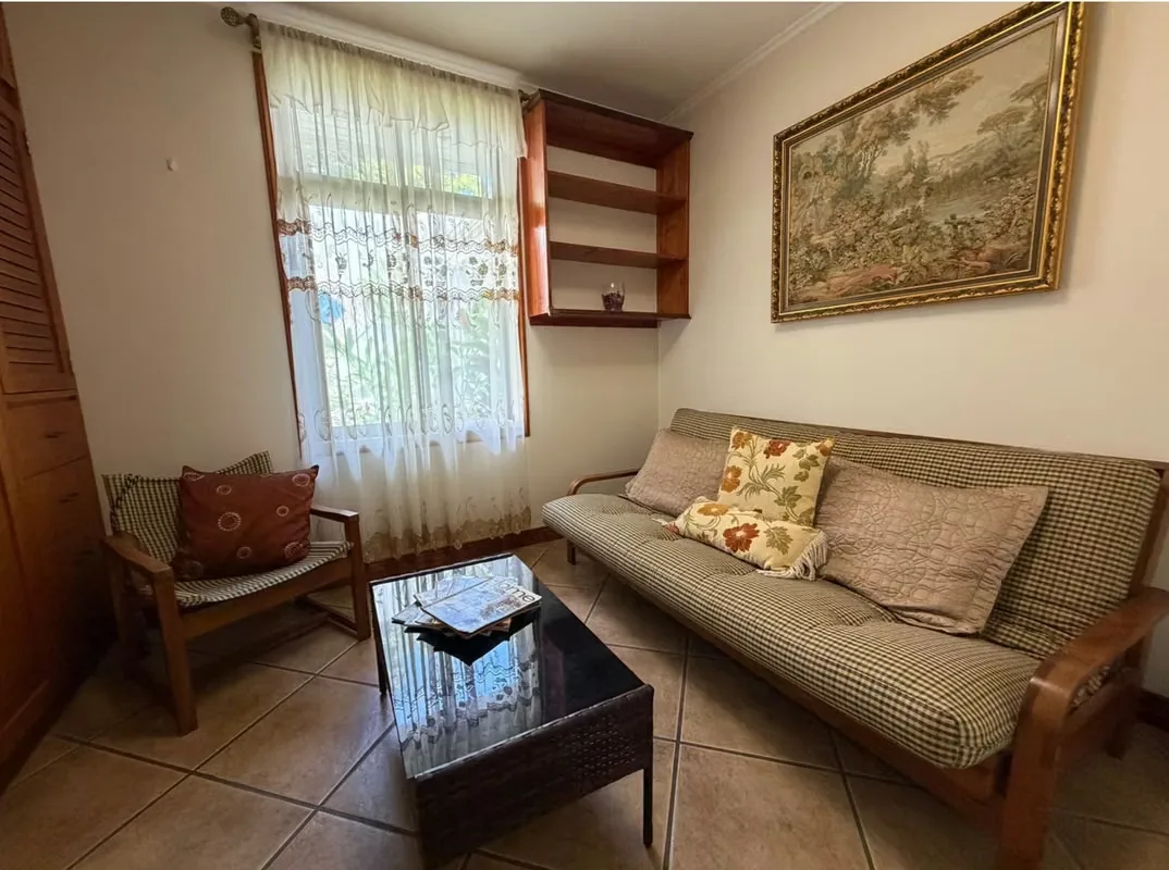 Cocina, lavandería, cuarto de servicio con baño completo, dos dormitorios secundarios y baño completo con ducha, amplio dormitorio ..., photo 14