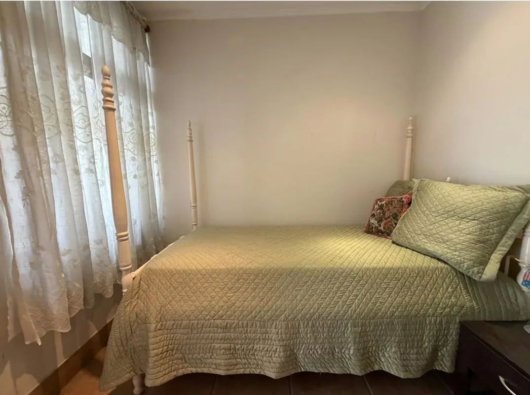 Cocina, lavandería, cuarto de servicio con baño completo, dos dormitorios secundarios y baño completo con ducha, amplio dormitorio ..., photo 16