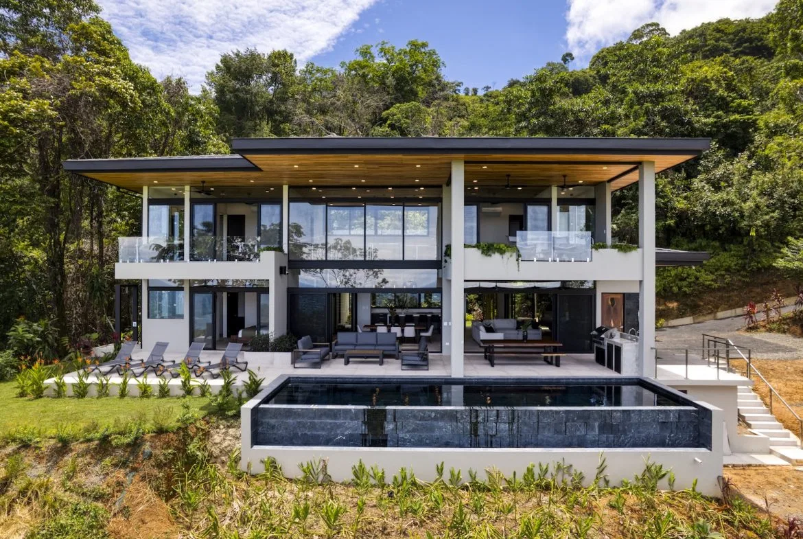 LUXURY JUNGLE PROPERTY WITH FOUR BEDROOMS AND OCEAN VIEWS, IN DOMINICALITO – 1.25 ACRES, photo 2