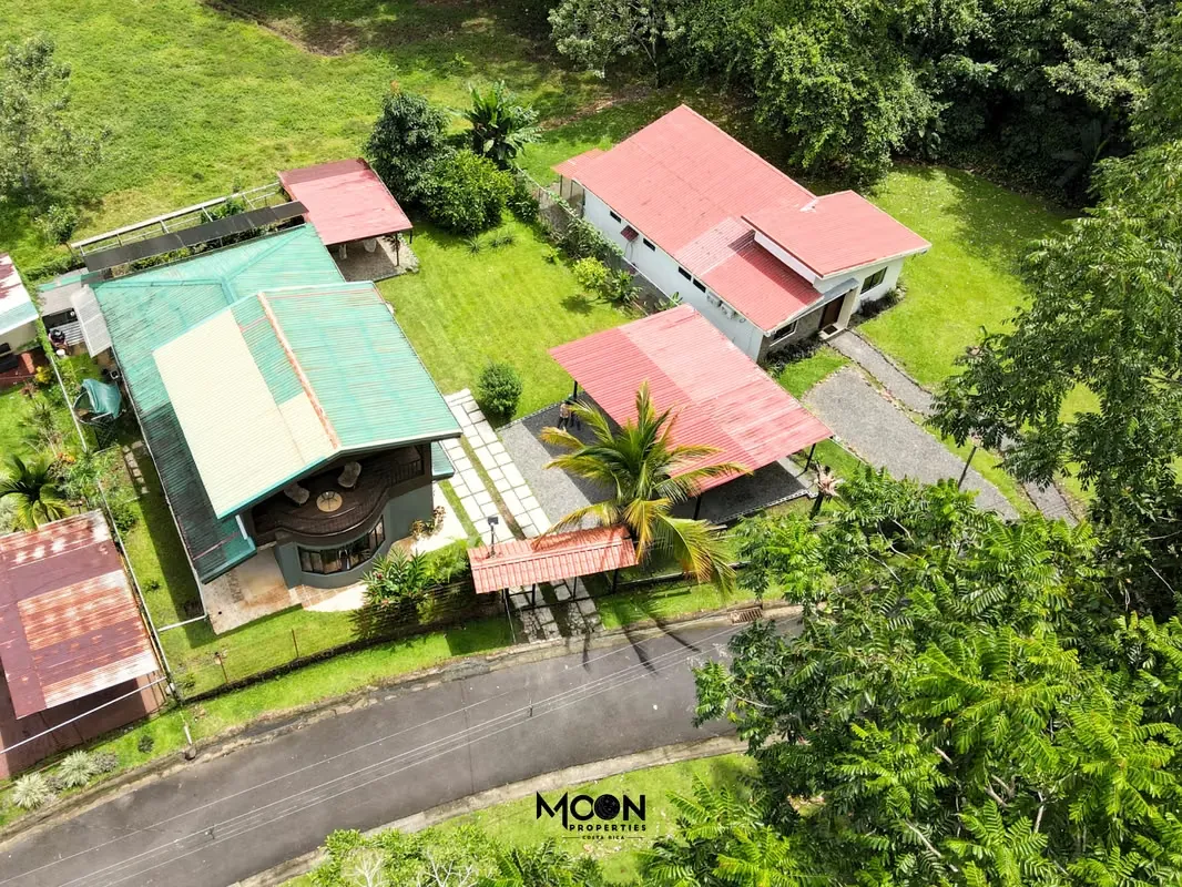 Descubre esta elegante casa de 3 dormitorios, ubicada a solo 3 km del centro de La Fortuna, en un lote de 655 m² dentro de un condominio privado y seguro. Una combinación perfecta de ..., photo 12