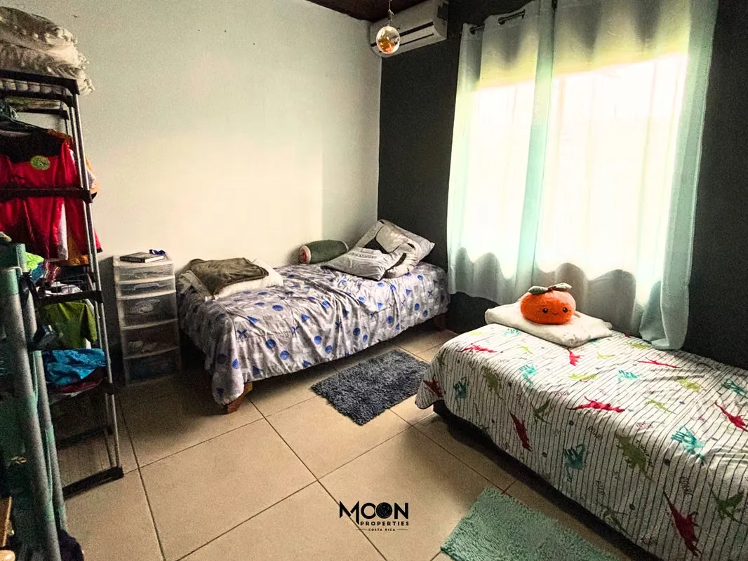 Descubre esta elegante casa de 3 dormitorios, ubicada a solo 3 km del centro de La Fortuna, en un lote de 655 m² dentro de un condominio privado y seguro. Una combinación perfecta de ..., photo 8