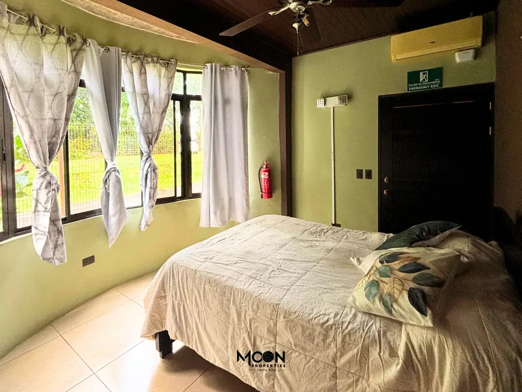 Descubre esta elegante casa de 3 dormitorios, ubicada a solo 3 km del centro de La Fortuna, en un lote de 655 m² dentro de un condominio privado y seguro. Una combinación perfecta de ..., photo 9