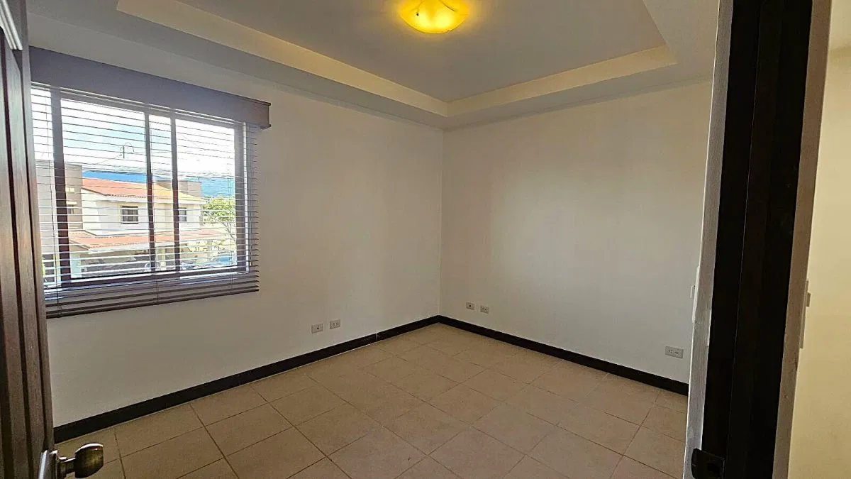Hermosa casa en condominio con terraza, jardín y amenidades para toda la familia #26-569 GS - Venta en Moravia, photo 8