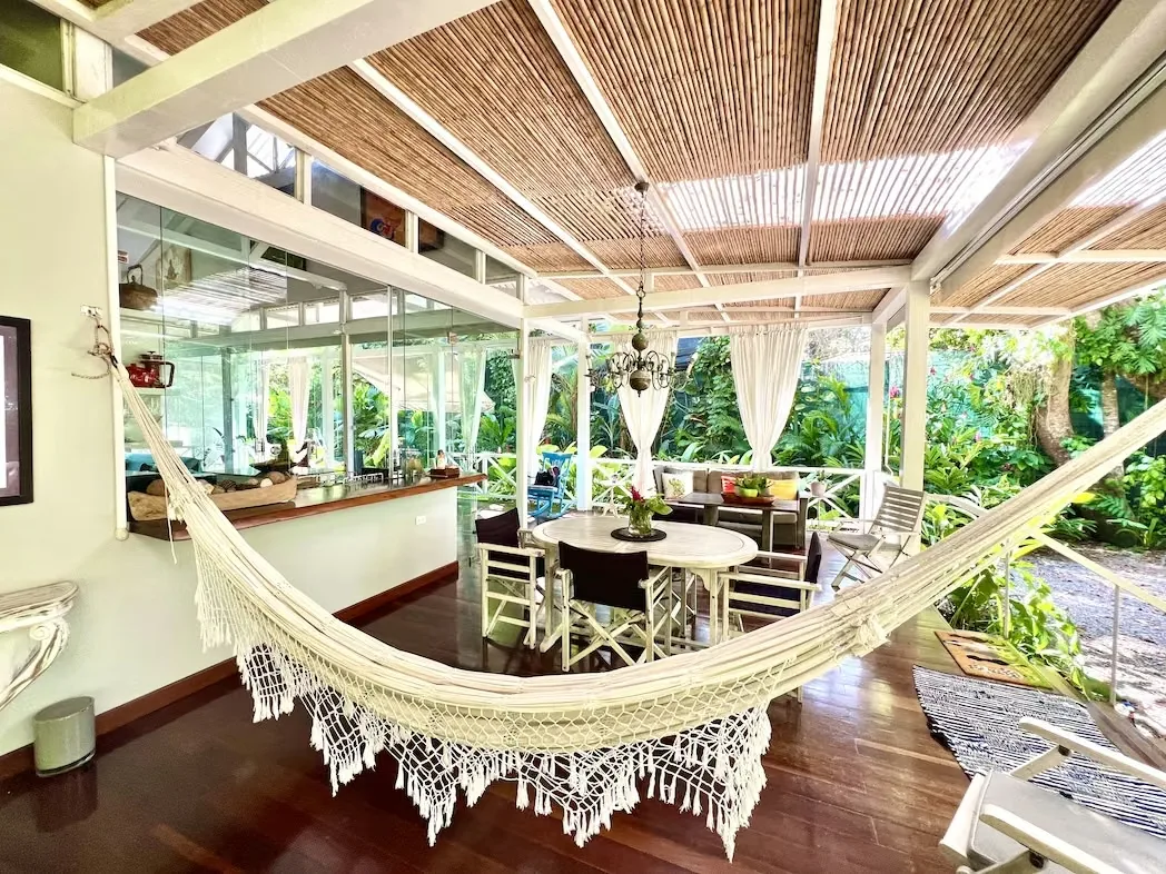 – This house is for sale in the heart of Cocles, just a few steps from the beach!, photo 2