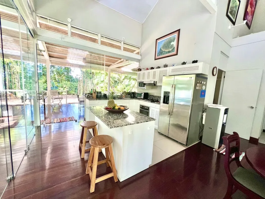 – This house is for sale in the heart of Cocles, just a few steps from the beach!, photo 5