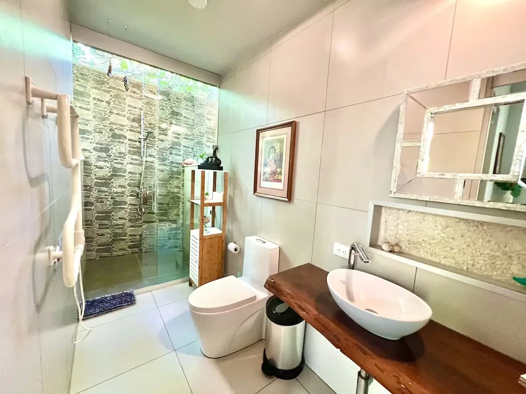 – This house is for sale in the heart of Cocles, just a few steps from the beach!, photo 8