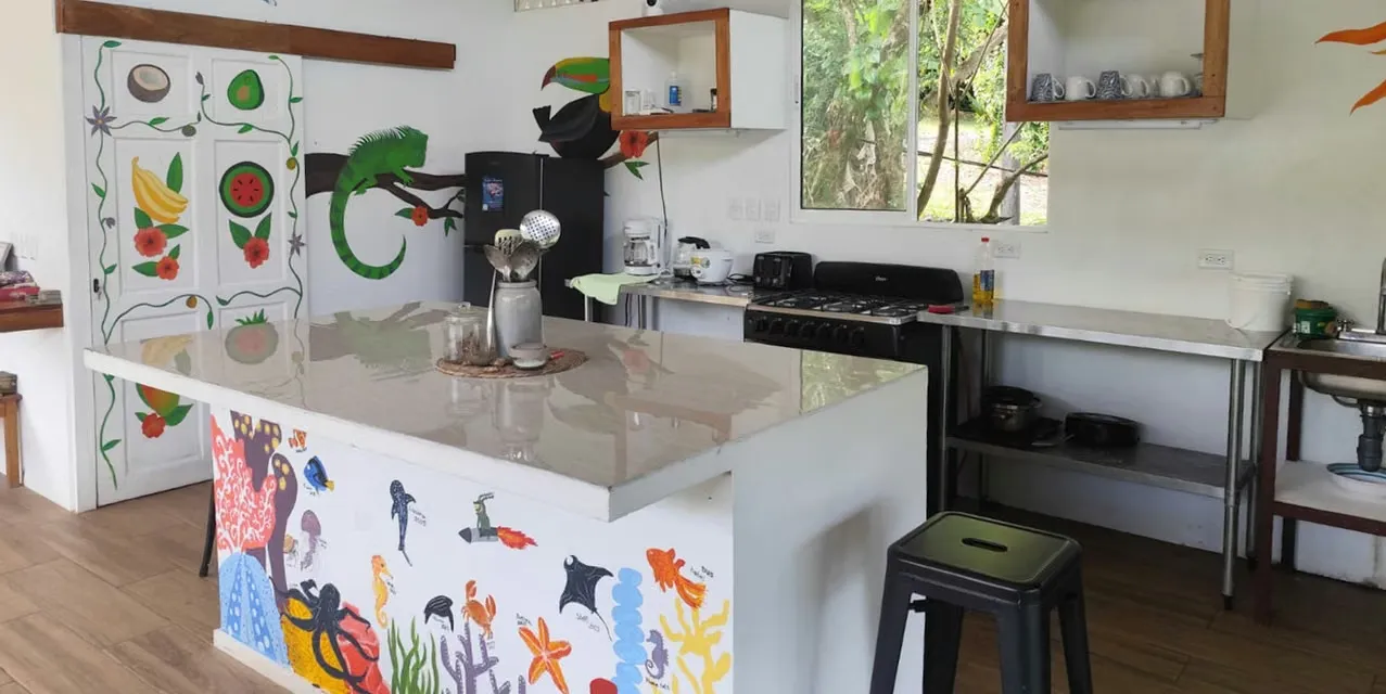 Home 5BR in Cahuita Talamanca - Near Beach - Private Casitas & Shared, photo 3