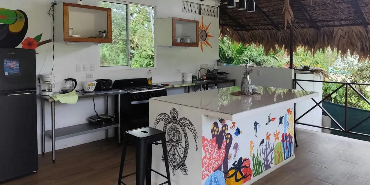 Home 5BR in Cahuita Talamanca - Near Beach - Private Casitas & Shared, photo 5