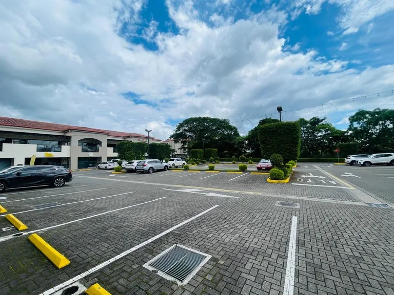 Business premises for rent in Brasil de Santa Ana Costa Rica