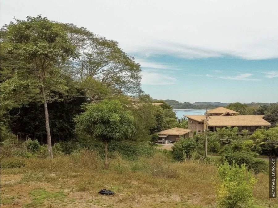 Lote Colina Steps from Carrillo Beach