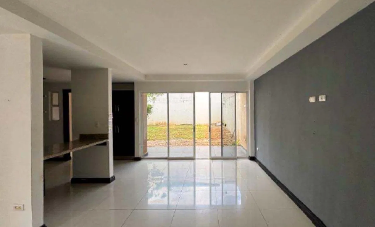 Oportunidad, Remate Bancario en Condominio en San Pablo de Heredia, C98,700,000.