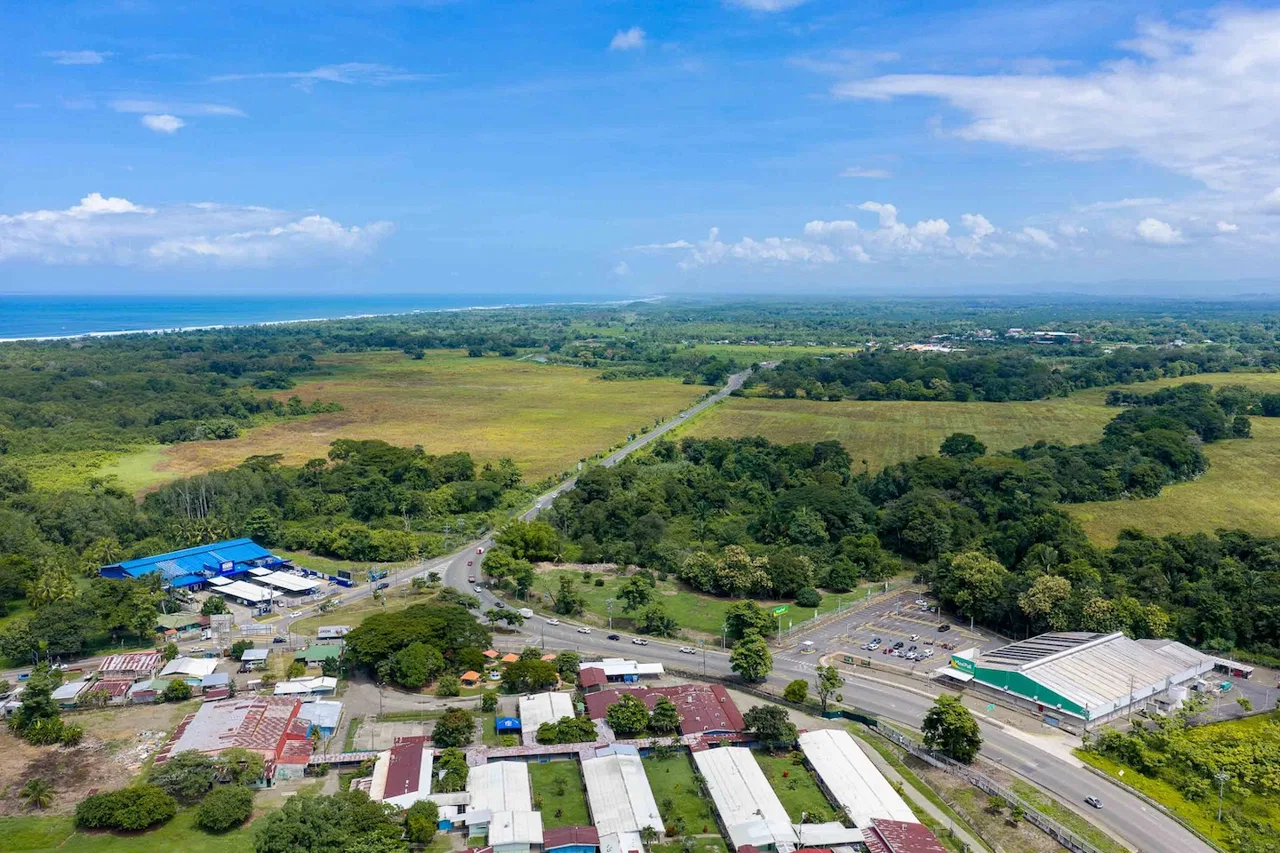 COMMERCIAL PROPERTY WITH AN EXCELLENT LOCATION AND DEVELOPMENT POTENTIAL, IN QUEPOS – 2.10 ACRES, photo 4