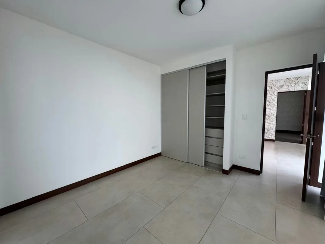 Apartamento amplio en torre exclusiva de Escazú , photo 8