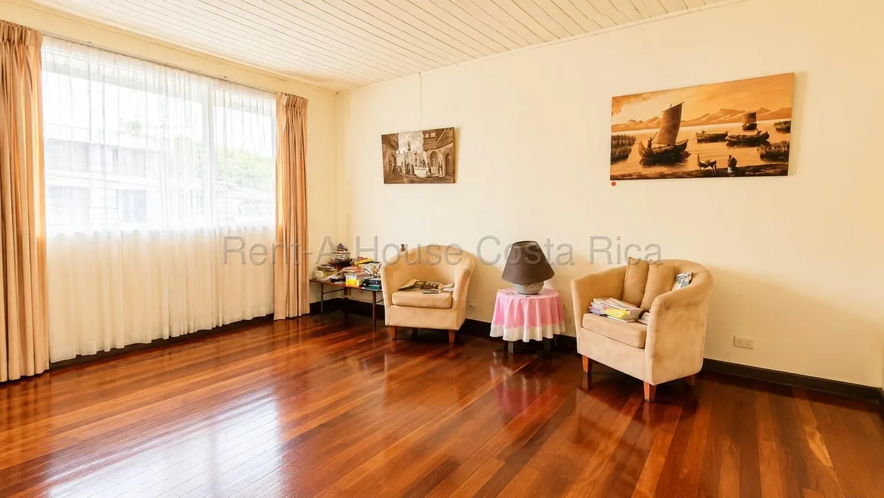 Gran oportunidad en Montes de Oca! ¿Buscas una propiedad amplia, sólida y con un enorme potencial para vivir o invertir? Esta joya de 3 niveles, construida en block antisísmico, te ..., photo 11