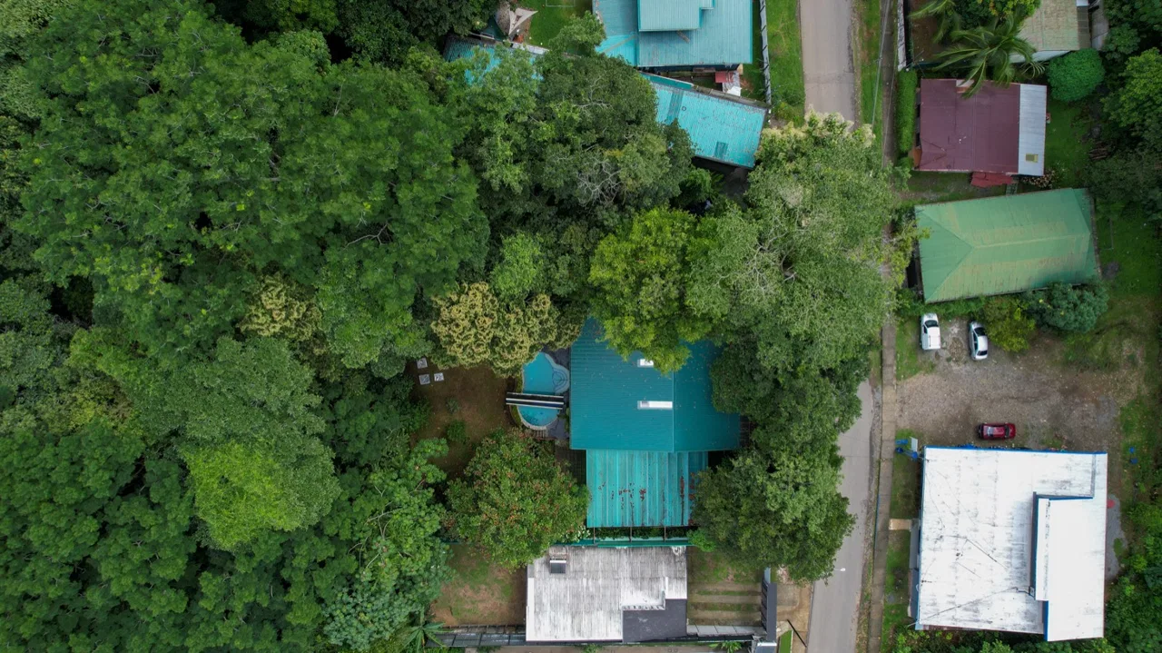 PROPERTY WITH THREE BEDROOM HOME AND PUBLIC ROAD IN FRONT, IN UVITA – 0.24 ACRES, photo 5