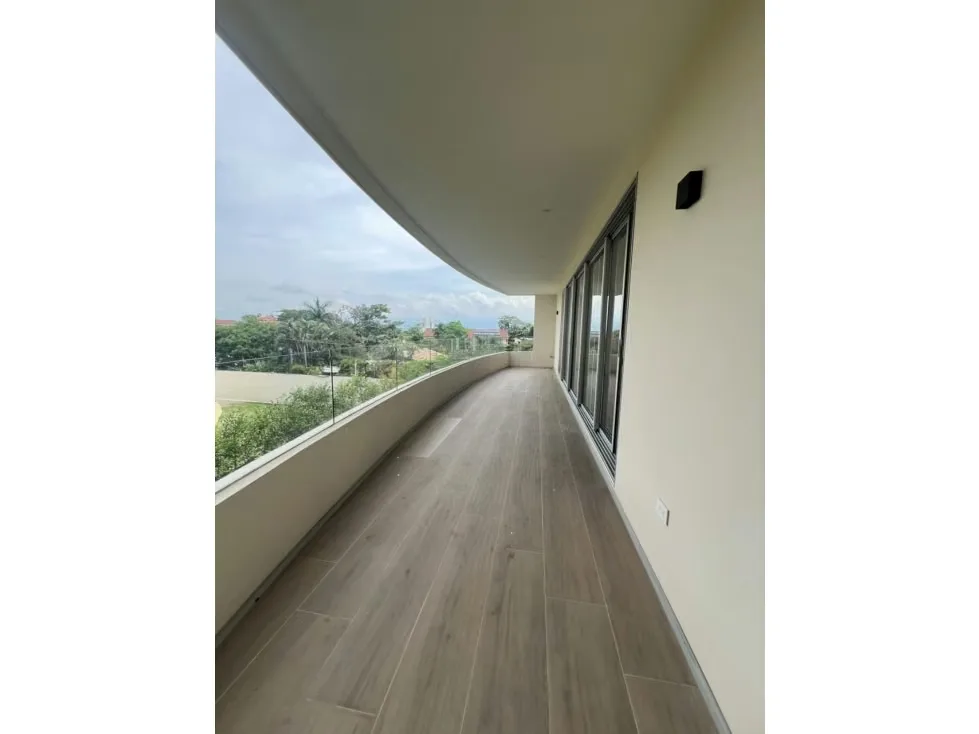Se alquila elegante apartamento con amplio balcón, diseñado para ofrecer confort y buena distribución. Características principales:, photo 3