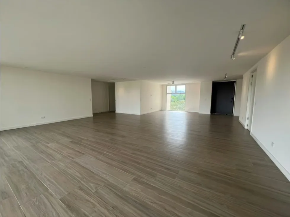 Se alquila elegante apartamento con amplio balcón, diseñado para ofrecer confort y buena distribución. Características principales:, photo 4