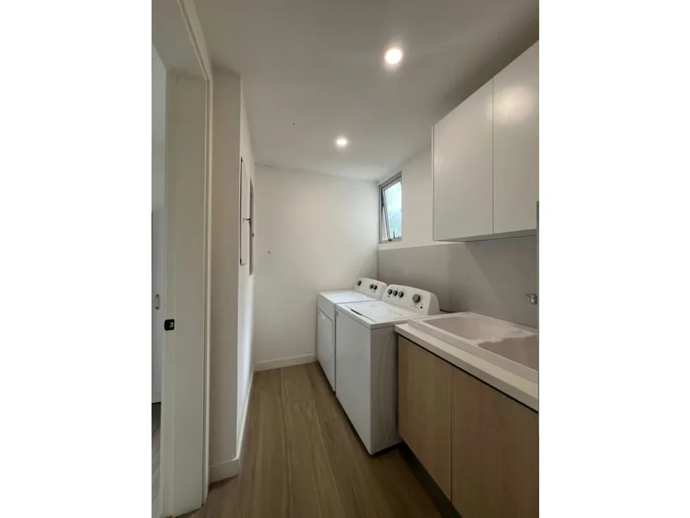 Se alquila elegante apartamento con amplio balcón, diseñado para ofrecer confort y buena distribución. Características principales:, photo 6