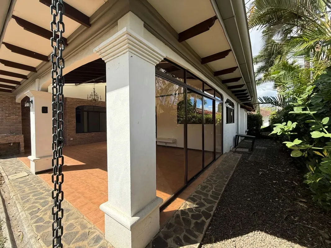 Hermosa casa de un nivel, ubicada en un condominio privado que ofrece tranquilidad, seguridad y un ambiente ..., photo 4