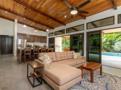 Private In-Town Location Move-In Ready Contemporary Home with a Prime Location, photo 5