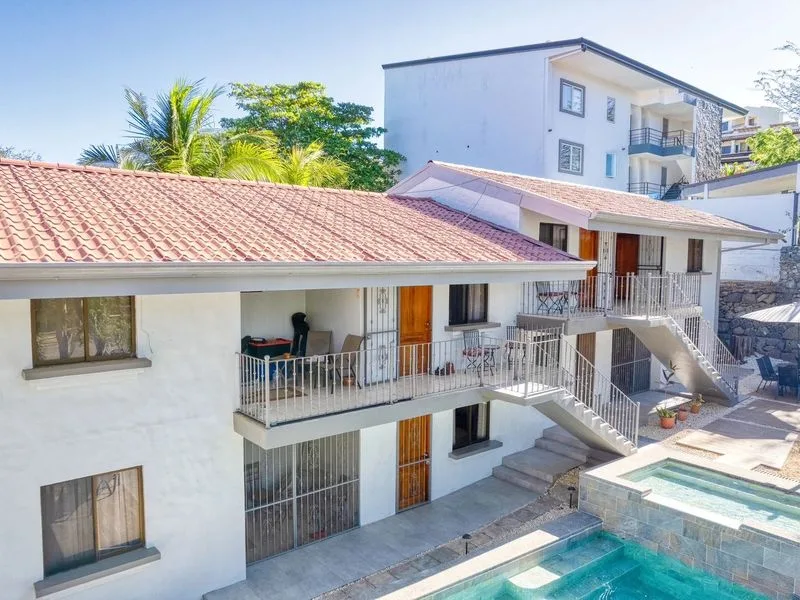 8 Bed Condo For Sale in Playas Del Coco