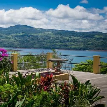 Lake Arenal Hotel & Resort: Well established Hotel overlooking Lake Arenal , photo 2