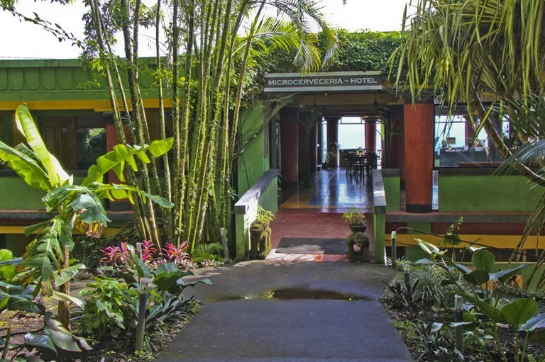 Lake Arenal Hotel & Resort: Well established Hotel overlooking Lake Arenal , photo 3