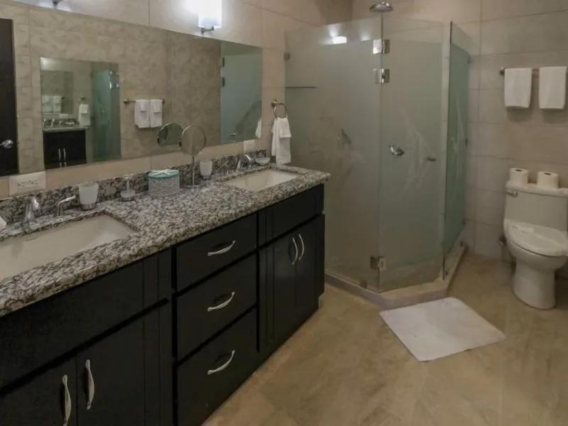 5 Bed Single Family Homes For Sale in Hermosa, photo 11