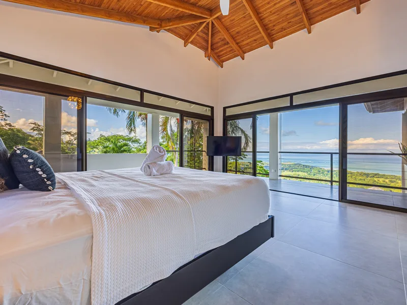 4 Bed Single Family Homes For Sale in Uvita, photo 12