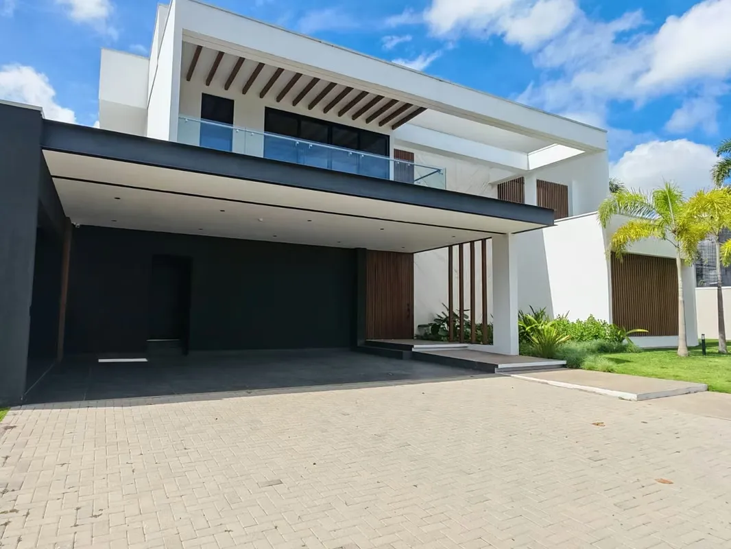 House of Light es una residencia de lujo de 453 m² distribuidos en dos niveles, ubicada en Los Laureles de Escazú, una de las zonas más exclusivas de San José. Su diseño moderno y ...