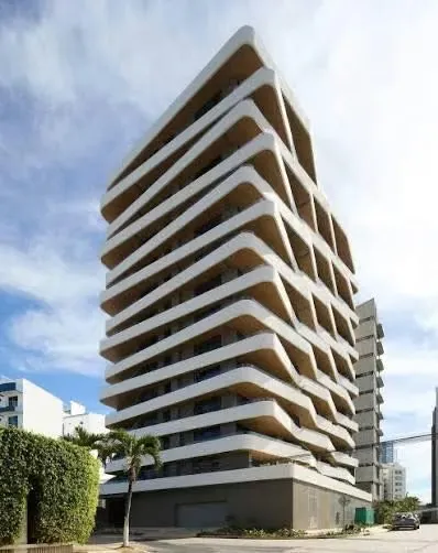 *Moderno apartamento ubicado frente al Parque del Perú en Nunciatura, Rohmoser. Destacado por su hermoso y amplio balcón adicinalmente ...