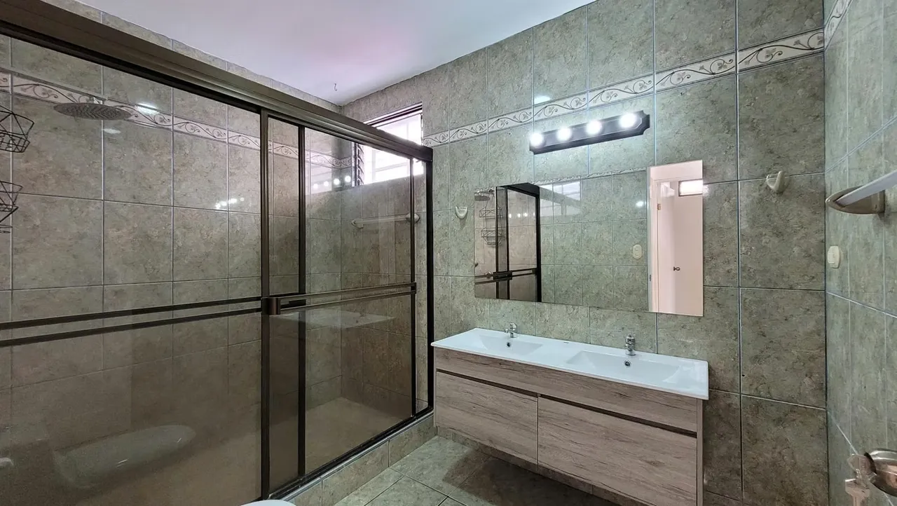 Espaciosa vivienda en Residencial Pinar de Montes de Oca, photo 4