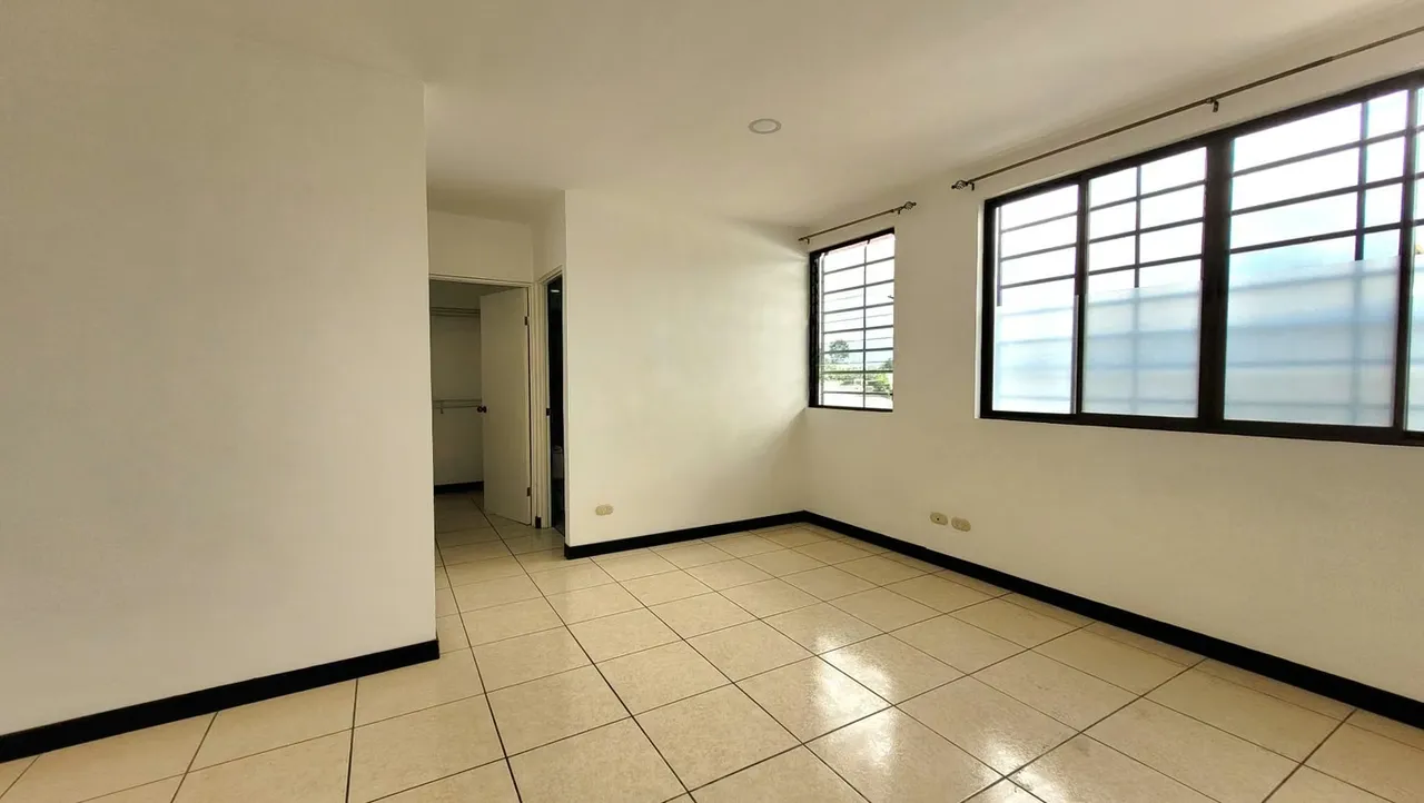 Espaciosa vivienda en Residencial Pinar de Montes de Oca, photo 5