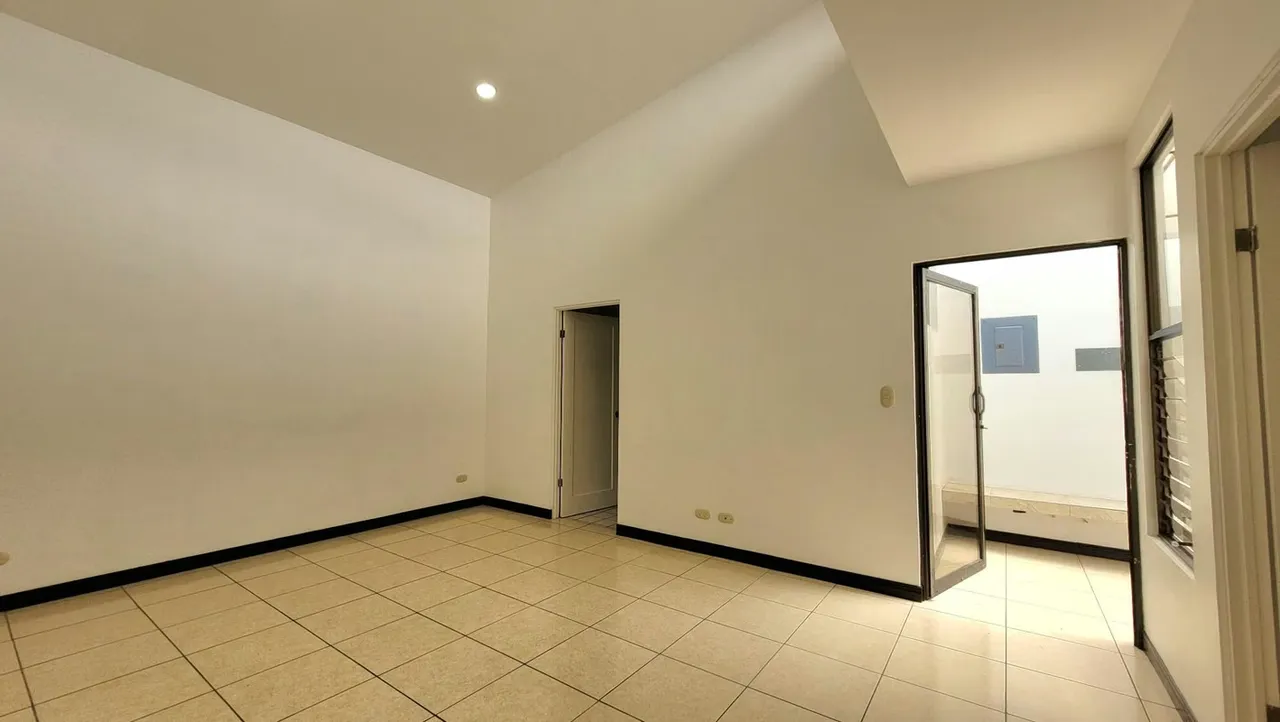 Espaciosa vivienda en Residencial Pinar de Montes de Oca, photo 7