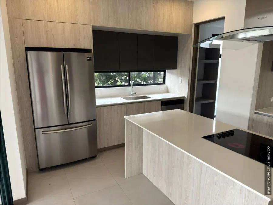 ALQUILER CASA DE UNA SOLA PLANTA EN CONDOMINIO LINDORA*
