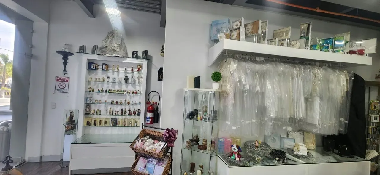 Ubicado en el primer piso, medida 112.89 mt2, El primer nivel con 53.65 mt2 y el segundo nivel con 59.24 mt2. Este local está ubicado en una de las una de las zonas de masalta ...
