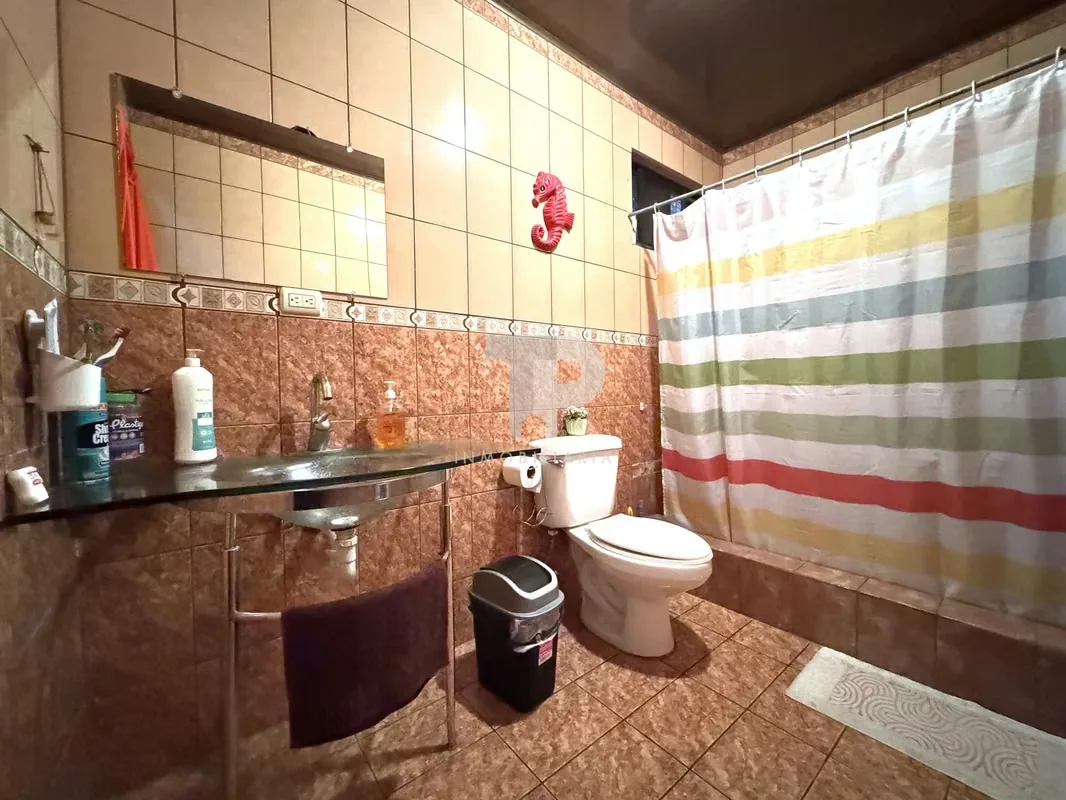 Se imagina poder vivir en un terreno de 421 m2 y a la vez estar a metros del centro de Santo Domingo, y lo mejor una casa espaciosa de 1 solo nivel., photo 11