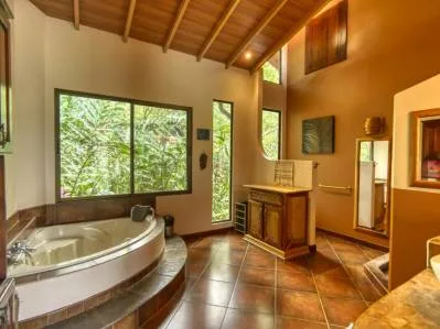 Hermosa Casa con Detalles Artisticos Exquisitos, photo 10