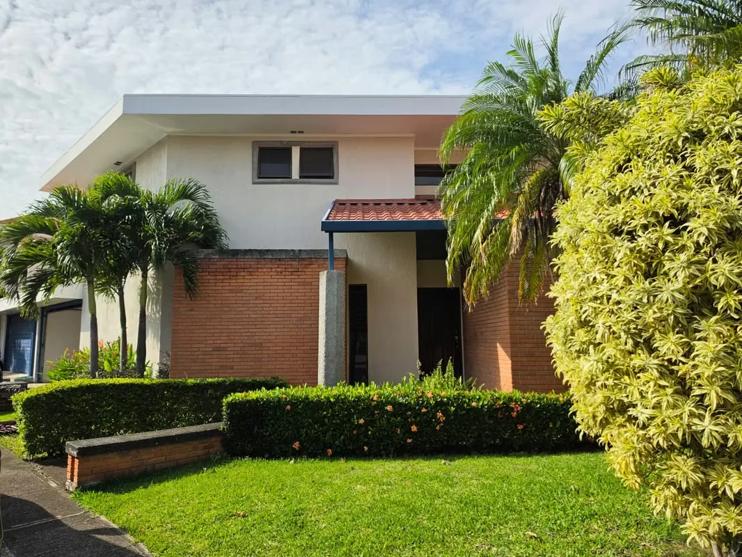 HOUSE FOR RENT - 124; RIVER GOLD, SANTA ANA