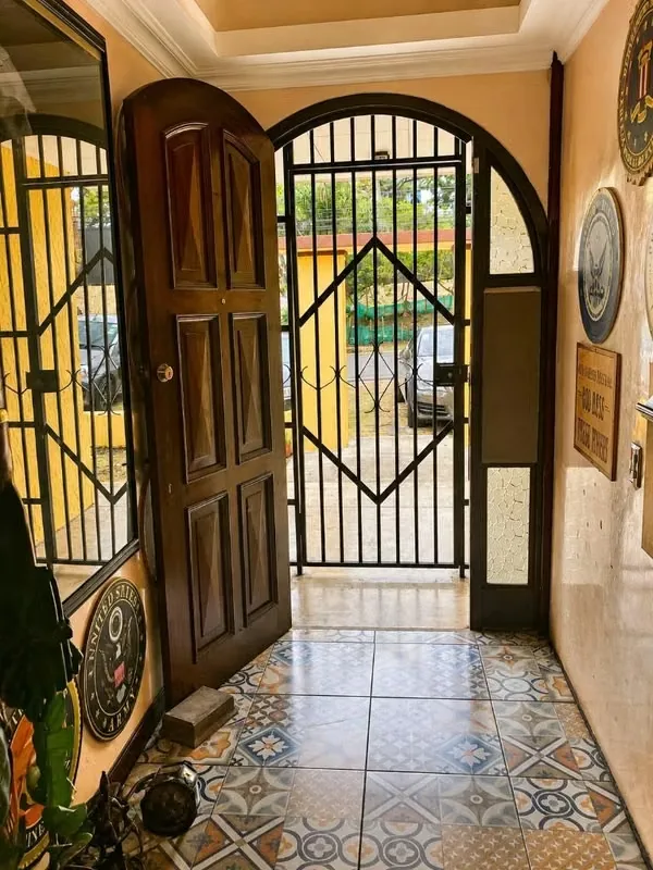 Una propiedad con enorme potencial para un restaurante elegante y con personalidad.