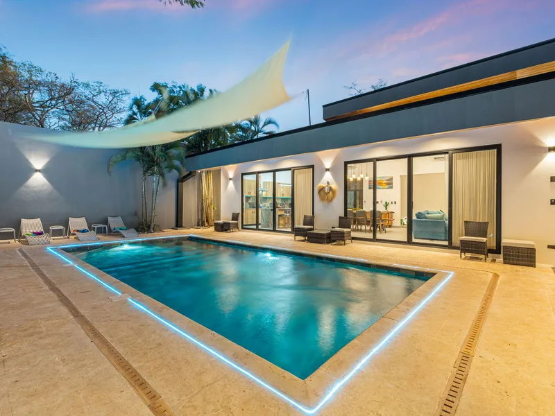 4 Bed Single Family Homes For Sale in Playa Grande, photo 5