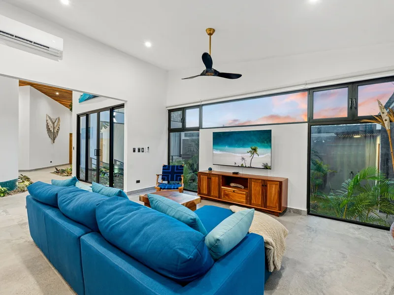 4 Bed Single Family Homes For Sale in Playa Grande, photo 9