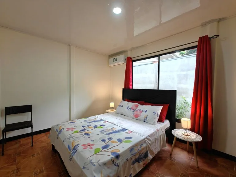 3 Bd/3 Ba - Triplex Apartment with Pool: in Hone Creek, photo 14