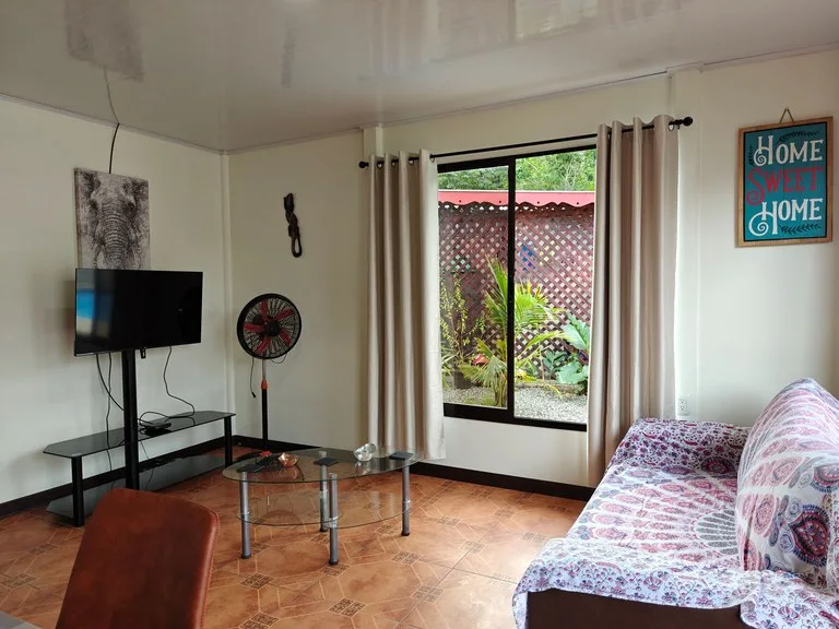 3 Bd/3 Ba - Triplex Apartment with Pool: in Hone Creek, photo 15