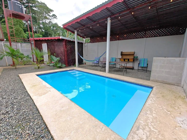 3 Bd/3 Ba - Triplex Apartment with Pool: in Hone Creek, photo 4