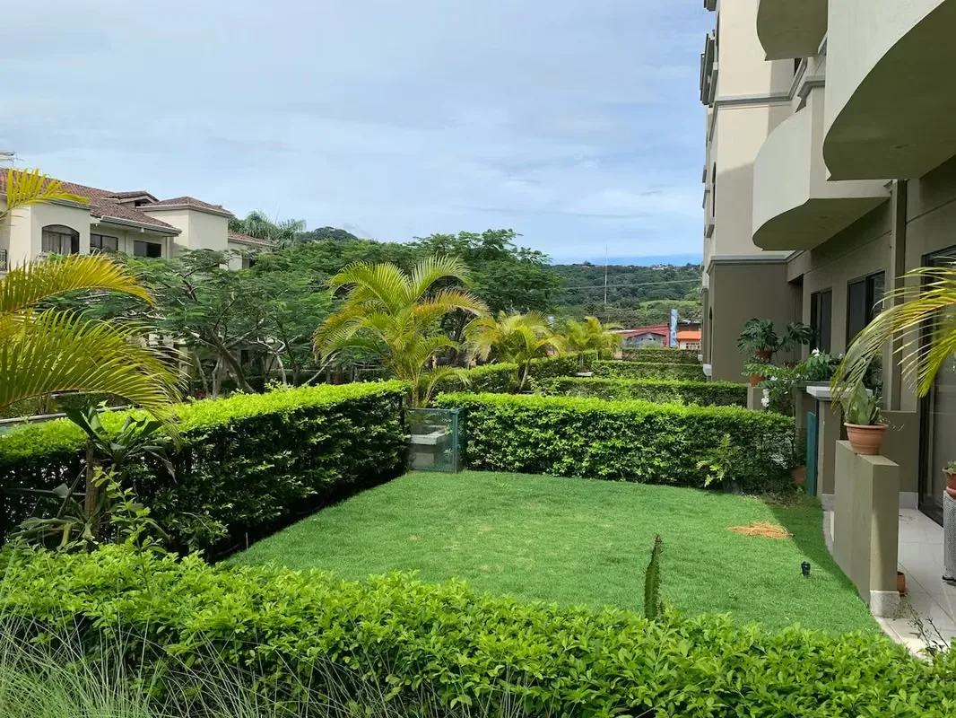 APARTMENT FOR RENT IN MONTESOL WITH APPLIANCES